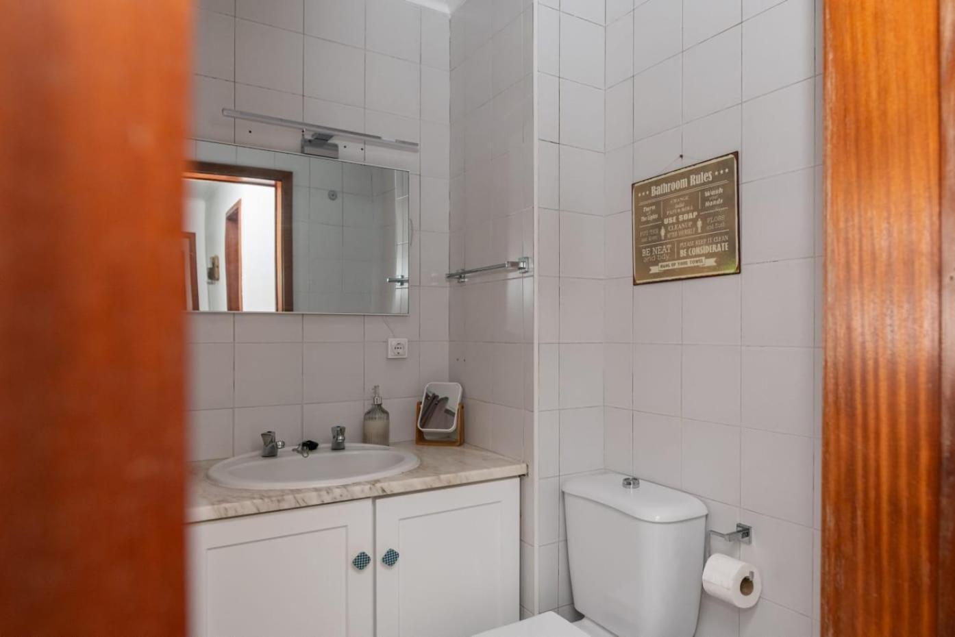 Ponta Delgada Family Friendly Azorean Apartment מראה חיצוני תמונה